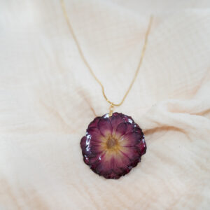 Collier fleur de rose rouge