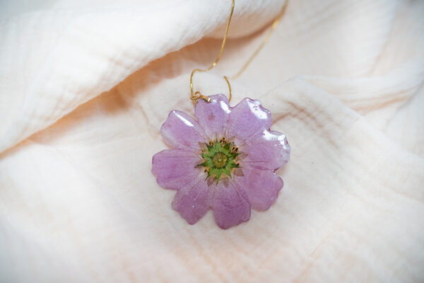 collier fleur de cosmos