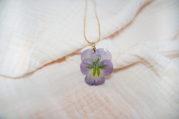 Collier Fleur de Pensée violette – Image 3