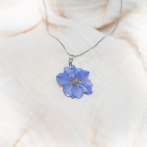 Collier Fleur de Delphinium Mauve